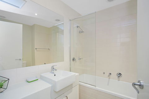 Astra Apartments Glen Waverley @Springvale RD - E Caravan Parks 17