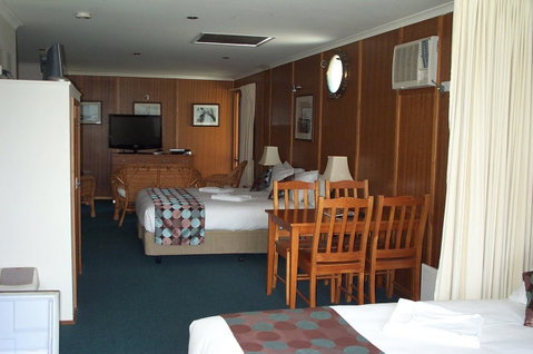 Point Lonsdale Guest House - E Caravan Parks 2