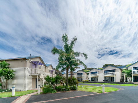 Boathouse Resort Studios And Suites - E Caravan Parks 8
