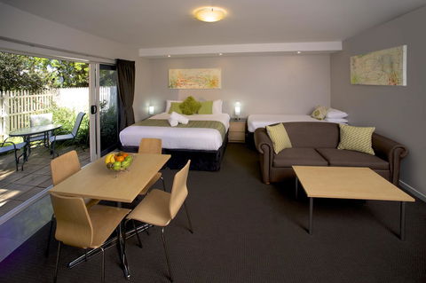 Boathouse Resort Studios And Suites - E Caravan Parks 20