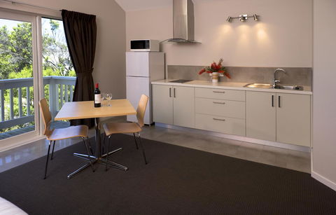 Boathouse Resort Studios And Suites - E Caravan Parks 23