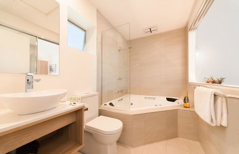 Boathouse Resort Studios And Suites - E Caravan Parks 26