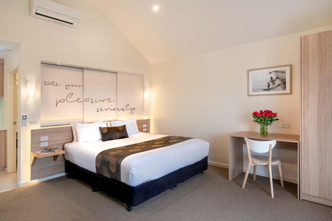 Boathouse Resort Studios And Suites - E Caravan Parks 2