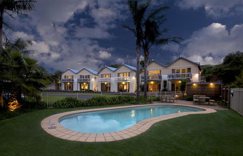 Boathouse Resort Studios And Suites - E Caravan Parks 12