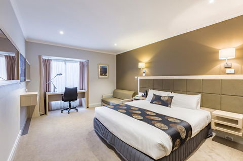 The Waverley International Hotel - E Caravan Parks 13