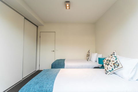 The Waverley International Hotel - E Caravan Parks 44