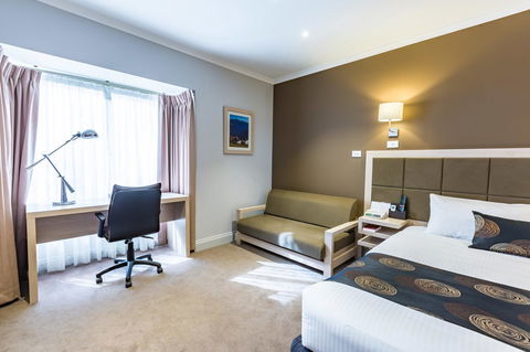 The Waverley International Hotel - E Caravan Parks 15