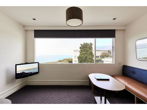 Hotel Sorrento - E Caravan Parks 9