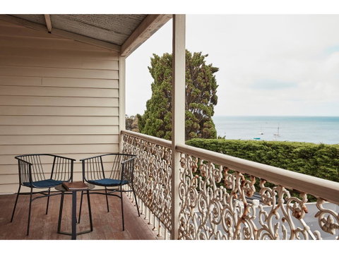 Hotel Sorrento - E Caravan Parks 1