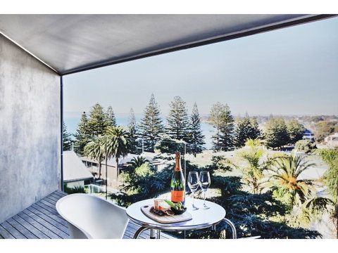 Hotel Sorrento - E Caravan Parks 25