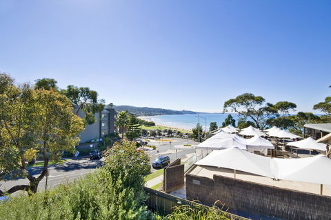 Lorne Bay View Motel - E Caravan Parks 0
