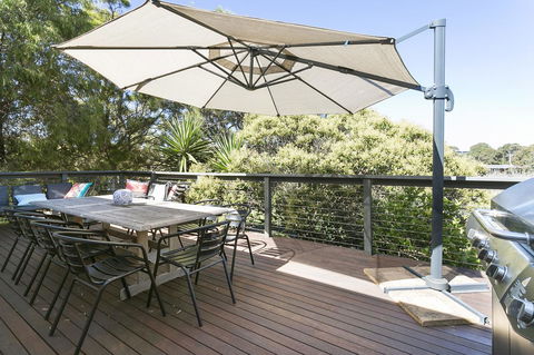 Front Beach House - E Caravan Parks 12