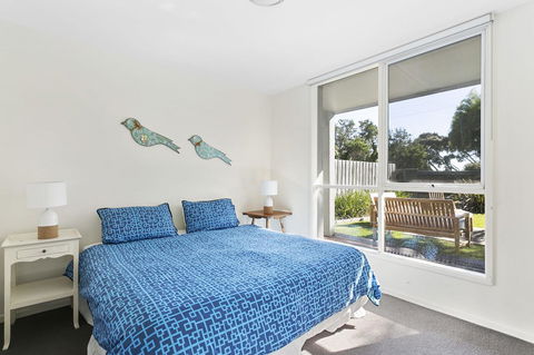 Front Beach House - E Caravan Parks 19