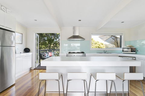 Front Beach House - E Caravan Parks 2