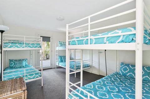 Front Beach House - E Caravan Parks 21