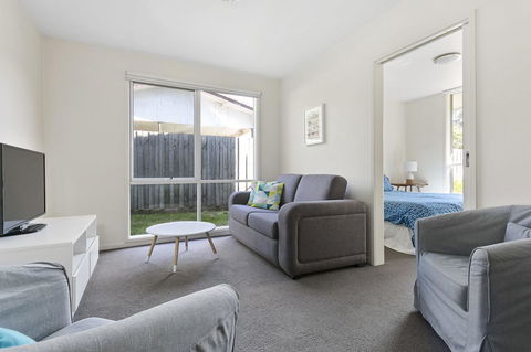 Front Beach House - E Caravan Parks 24