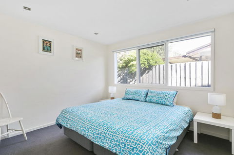 Front Beach House - E Caravan Parks 20