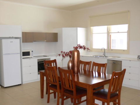 The Victoria Apartments - E Caravan Parks 21