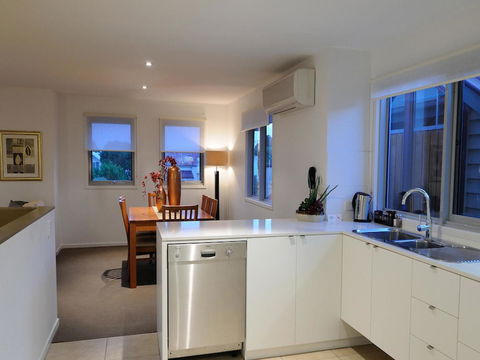 The Victoria Apartments - E Caravan Parks 38