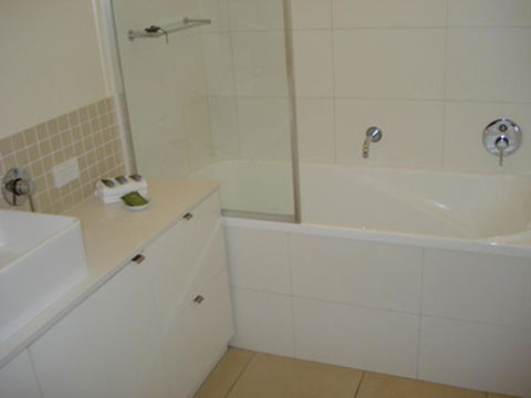 The Victoria Apartments - E Caravan Parks 26