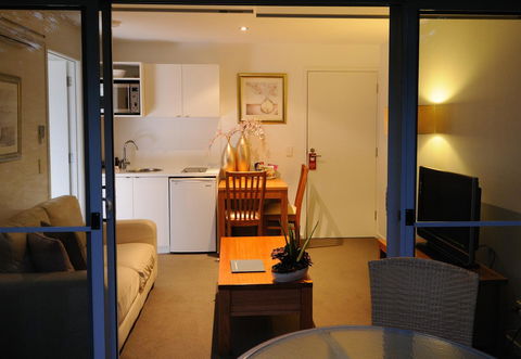 The Victoria Apartments - E Caravan Parks 8