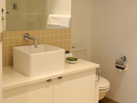 The Victoria Apartments - E Caravan Parks 16