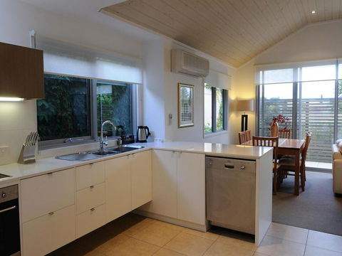 The Victoria Apartments - E Caravan Parks 33