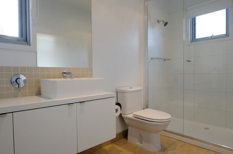 The Victoria Apartments - E Caravan Parks 12