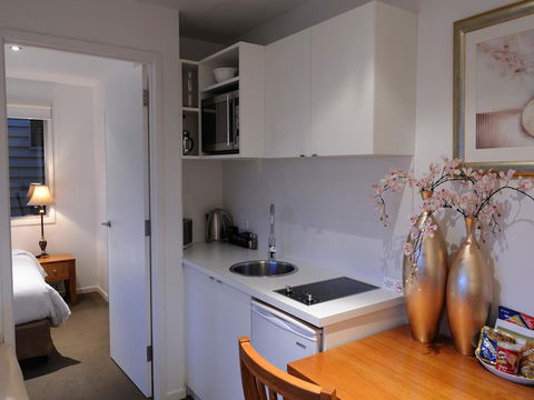 The Victoria Apartments - E Caravan Parks 18
