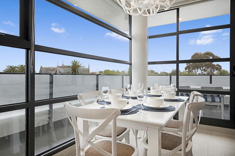 The Hamptons Apartments - St Kilda - E Caravan Parks 23