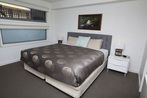7 Falls Apartments - E Caravan Parks 24