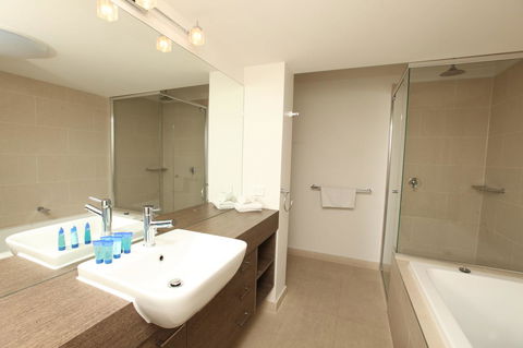 7 Falls Apartments - E Caravan Parks 1