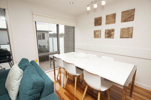7 Falls Apartments - E Caravan Parks 8