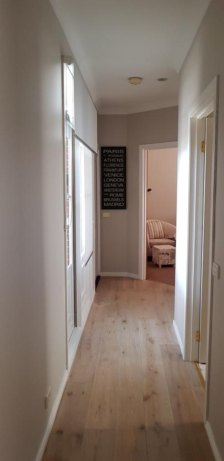 Oxford Rise Apartment - E Caravan Parks 8