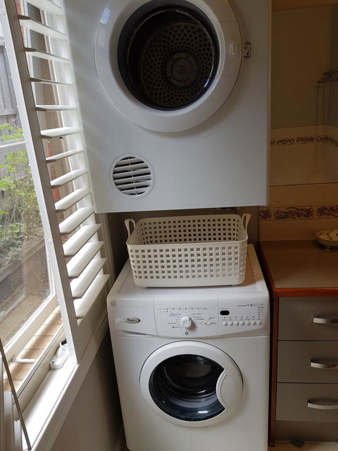 Oxford Rise Apartment - E Caravan Parks 13