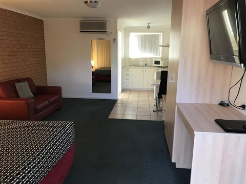 Beachcomber Motel & Apartments - E Caravan Parks 7