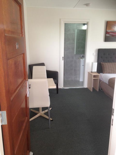 Beachcomber Motel & Apartments - E Caravan Parks 29