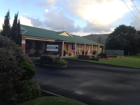 Beachcomber Motel & Apartments - E Caravan Parks 3