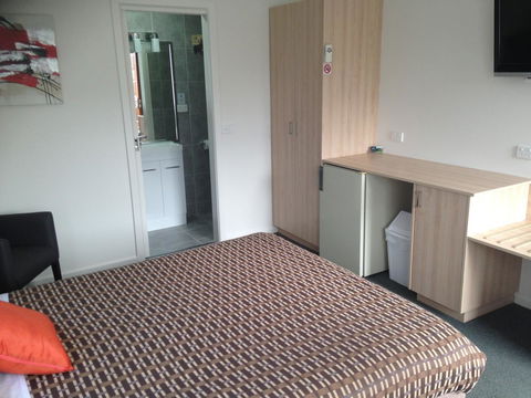 Beachcomber Motel & Apartments - E Caravan Parks 31