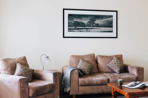 Dunkeld Studio Accommodation - E Caravan Parks 7