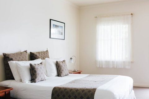 Dunkeld Studio Accommodation - E Caravan Parks 6