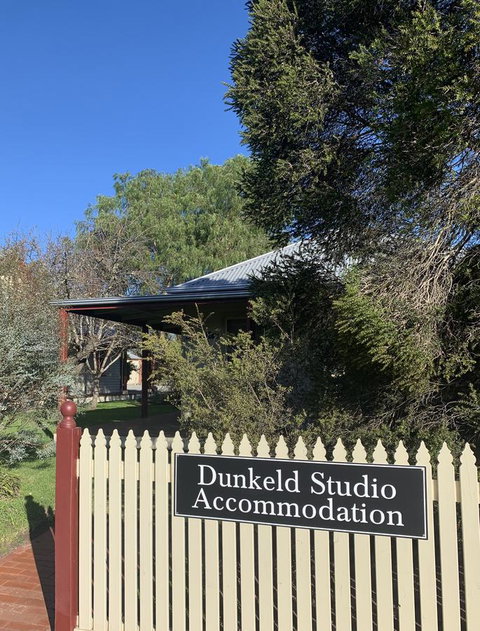 Dunkeld Studio Accommodation - E Caravan Parks 1