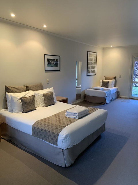 Dunkeld Studio Accommodation - E Caravan Parks 8