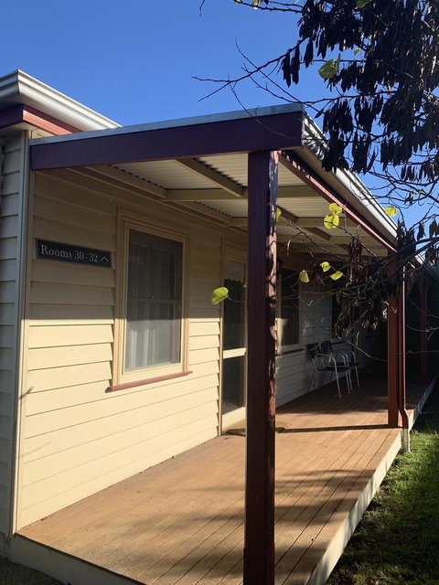 Dunkeld Studio Accommodation - E Caravan Parks 3