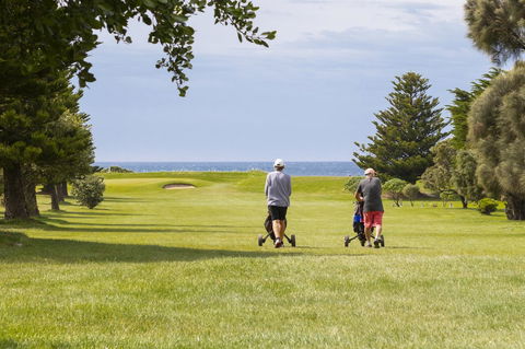 The Dolphin Apartments - E Caravan Parks 19