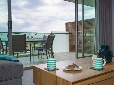 The Dolphin Apartments - E Caravan Parks 12
