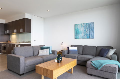 The Dolphin Apartments - E Caravan Parks 3