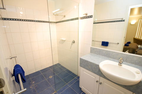 Anchorage Motel & Villas Lorne - E Caravan Parks 13