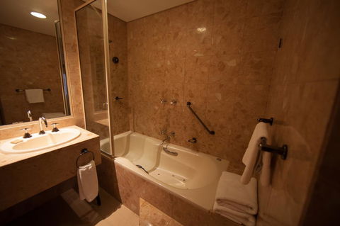 CitiClub Hotel Melbourne - E Caravan Parks 23