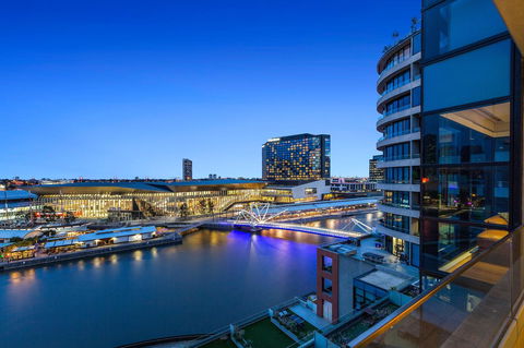 Melbourne Holiday Apartments Flinders Wharf - E Caravan Parks 10